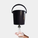Andy Handy water dispenser with plastic bucket