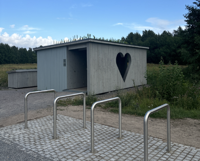 The Helsinki-Outhouse outhouse at Pornaistenniemi in Helsinki is in busy use