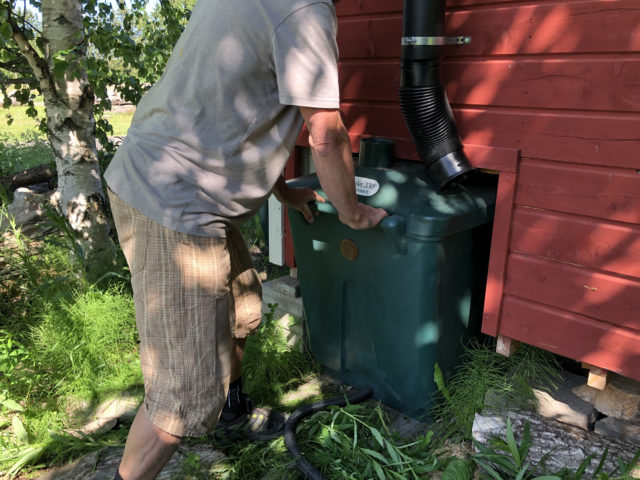Green Toilet kompostisailion vaihto