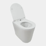 Hanko posliini-istuin kuivakäymälään erotteleva