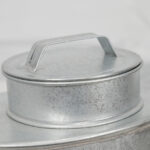 Sinkkinen vesiastia hanalla