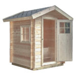 Hirsihuussi perinteisellä salvoksella